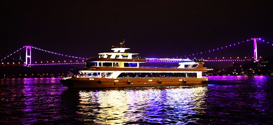 Bosphorus Dinner cruise & Turkish Night Show