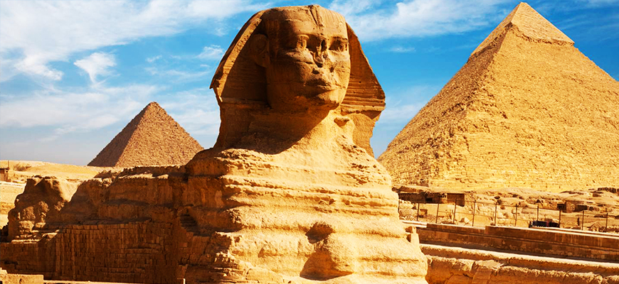 Over Day Tour to Giza Pyramids and Egyptian Museum from Hurghada by Vehicle